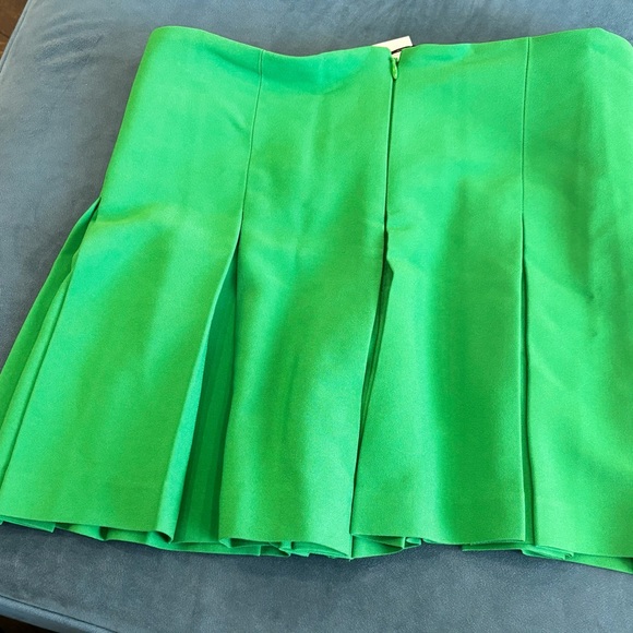 Babaton
Hathaway Tennis Skirt
Gloss Green - Picture 11 of 13